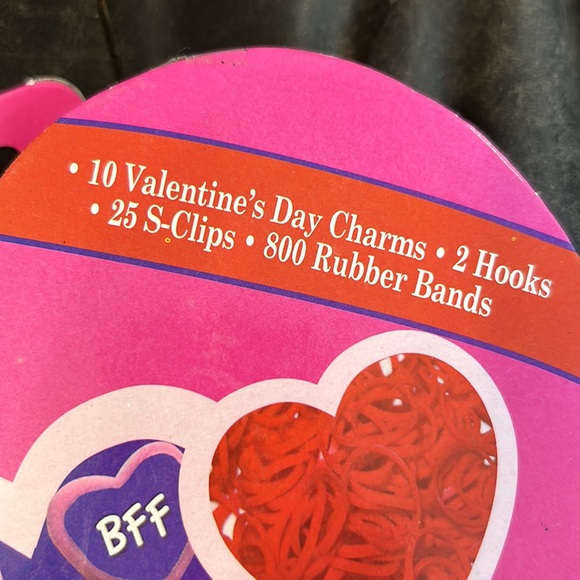 Magic Loom Bandz made for Valentines Day w charms in charming heart box. NIB - Picture 3 of 7